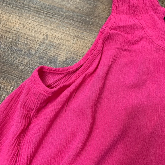 U2B | Pink Ruffle Crop Top - Picture 4 of 8